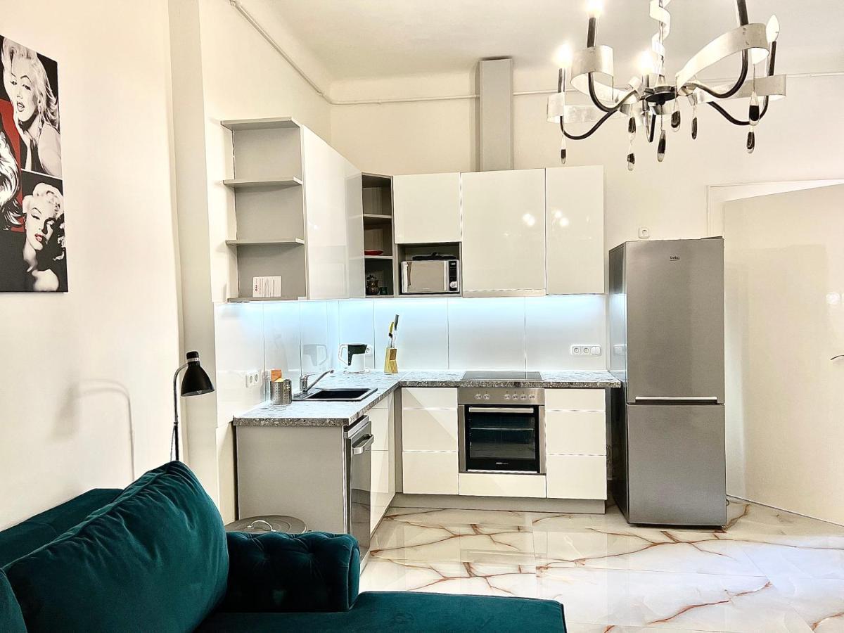 L8 Guesthouse Budapest Eksteriør billede